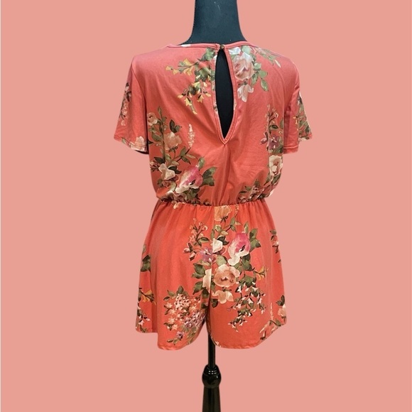 FRENCH GREY SIZE MEDIUM FLORAL ROMPER VERY GENTLY WORN - Picture 2 of 3